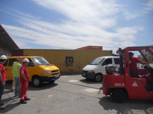 An inelegant pull-start from a forklift (picture shamelessly stolen from LaSuperVanita)